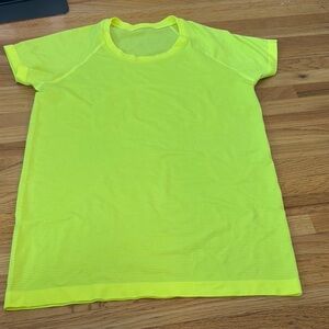 Lululemon Athletica Yellow Short Sleeve Tee